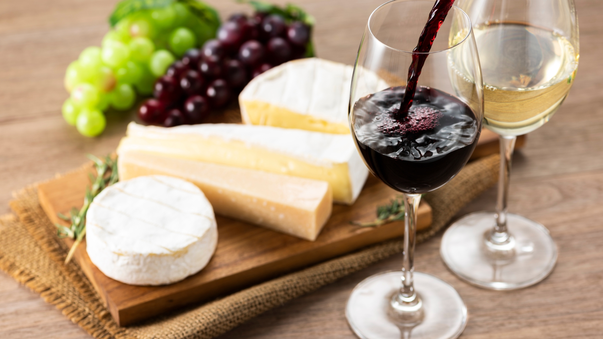 Les fans de vins et de fromage pourront désormais approfondir leurs connaissances (Image d'illustration: Canva)
