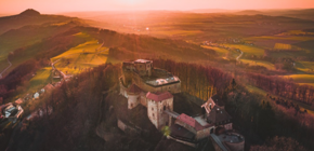 Weinlounge auf der Burg Rechberg