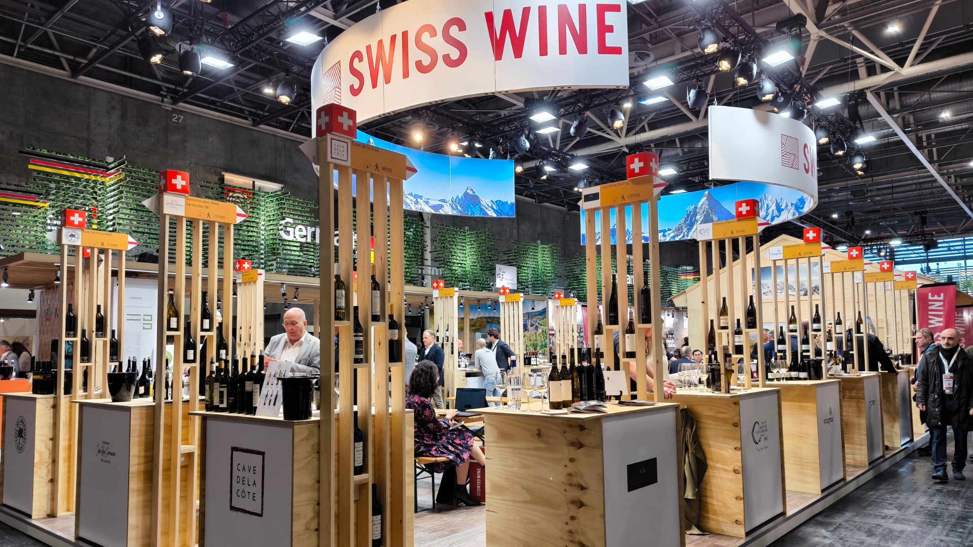 Les hôtes de Wine Paris ont découvert 12 domaines viticoles et près de 90 crus suisses. Photo: Swiss Wine Promotion