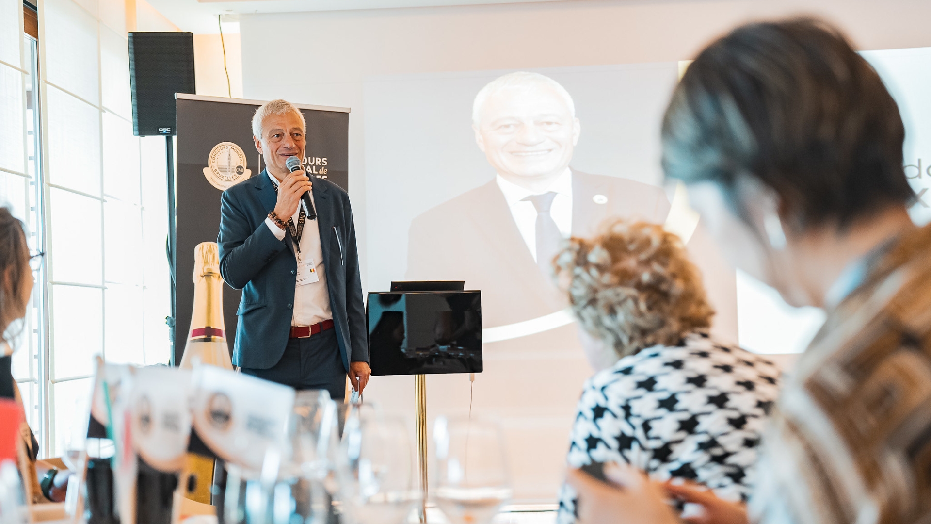 Baudouin Havaux, président du Concours Mondial, donne le coup d'envoi des sessions de dégustation des vins effervescents début juillet 2024. Baudouin Havaux, président du Concours Mondial, donne le coup d'envoi des sessions de dégustation des vins effervescents début juillet 2024.